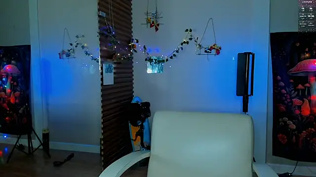 sweed angel online show from March 16, 2025, 8:43 am