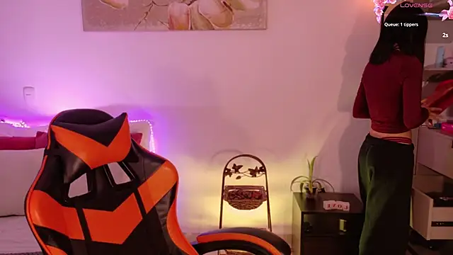 AnabelWolf online show from March 8, 2026, 12:53 pm