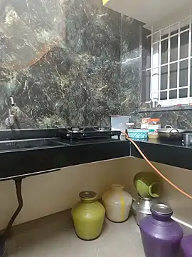 Tamil Shalini Lustyy online show from December 17, 2025, 11:33 pm