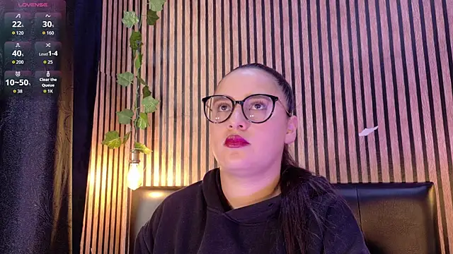 Snapshot of Victoria_Ponce1 chatting on October 2, 2025, 8:38 pm Victoria Ponce1 online show from October 2, 2025, 8:38 pm