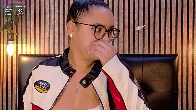 Snapshot of Victoria_Ponce1 chatting on October 7, 2025, 9:12 pm Victoria Ponce1 online show from October 7, 2025, 9:12 pm