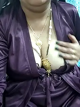 Snapshot of Mayuri77 chatting on February 1, 2025, 5:16 pm Mayuri77 online show from February 1, 2025, 5:16 pm