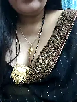 Snapshot of Mayuri77 chatting on February 6, 2025, 8:23 pm Mayuri77 online show from February 6, 2025, 8:23 pm