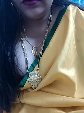 Snapshot of Mayuri77 chatting on February 11, 2025, 5:07 pm Mayuri77 online show from February 11, 2025, 5:07 pm