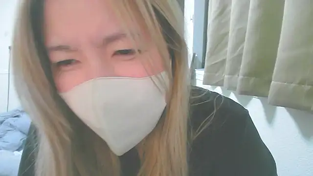 Snapshot of Remi_official chatting on July 2, 2026, 10:32 am Remi official online show from July 2, 2026, 10:32 am