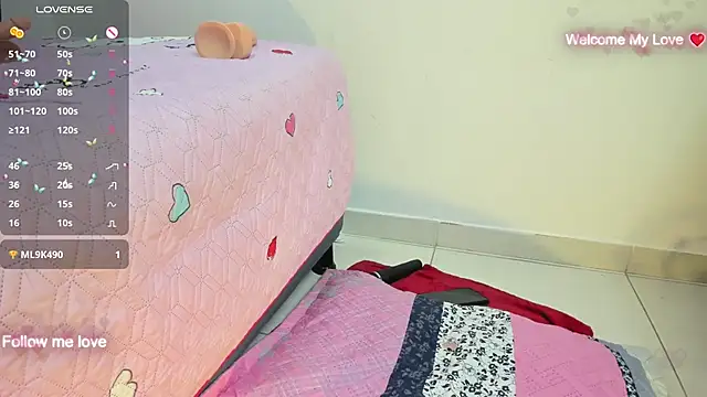 Snapshot of Hellen_starx chatting on March 13, 2025, 5:43 am Hellen starx online show from March 13, 2025, 5:43 am