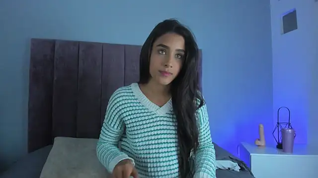 Snapshot of Ambeer_Rousess chatting on February 9, 2025, 1:25 pm Ambeer Rousess online show from February 9, 2025, 1:25 pm