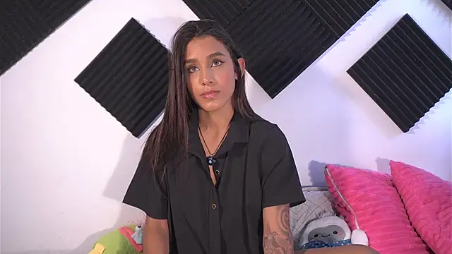 Snapshot of Ambeer_Rousess chatting on December 14, 2025, 8:35 pm Ambeer Rousess online show from December 14, 2025, 8:35 pm