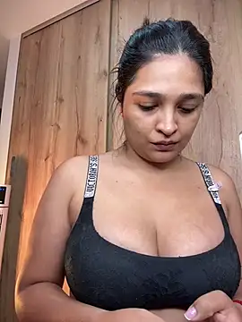 Snapshot of AdeleGray chatting on July 20, 2026, 10:12 pm AdeleGray online show from July 20, 2026, 10:12 pm