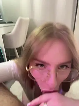 Snapshot of CaseyCumFace chatting on February 28, 2025, 10:06 pm CaseyCumFace online show from February 28, 2025, 10:06 pm