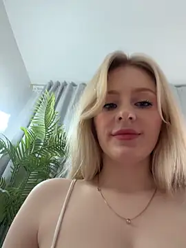 Snapshot of CaseyCumFace chatting on February 5, 2026, 9:52 pm CaseyCumFace online show from February 5, 2026, 9:52 pm