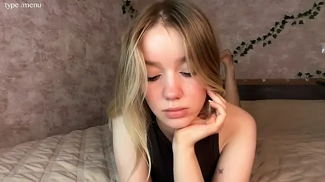 Snapshot of cutiemia0 chatting on June 25, 2026, 5:12 am cutiemia0 online show from June 25, 2026, 5:12 am