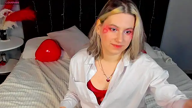 Snapshot of Bonni_Meiz chatting on February 14, 2025, 2:23 pm Bonni Meiz online show from February 14, 2025, 2:23 pm