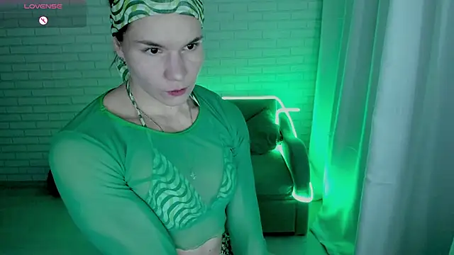 Lisa Ray online show from February 17, 2025, 3:36 am