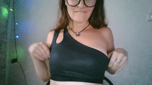 Snapshot of Yulia777 chatting on December 1, 2025, 12:21 pm Yulia777 online show from December 1, 2025, 12:21 pm