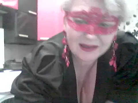 Snapshot of Lisa_Suzie chatting on September 10, 2025, 7:14 pm Lisa Suzie online show from September 10, 2025, 7:14 pm