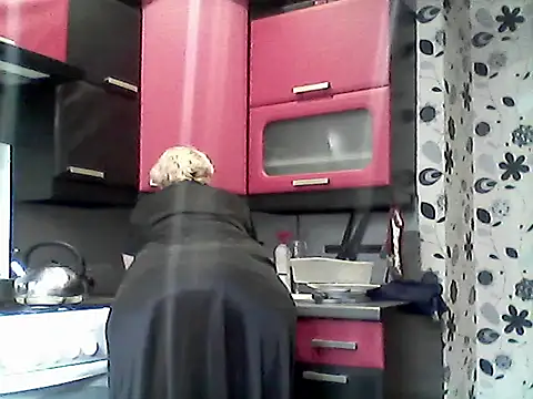 Snapshot of Lisa_Suzie chatting on November 18, 2025, 11:14 am Lisa Suzie online show from November 18, 2025, 11:14 am