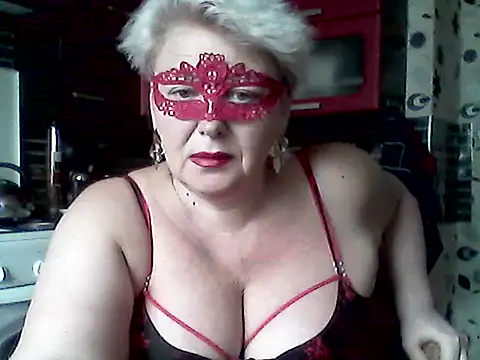 Snapshot of Lisa_Suzie chatting on April 7, 2026, 8:59 am Lisa Suzie online show from April 7, 2026, 8:59 am