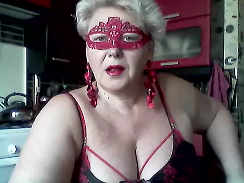 Snapshot of Lisa_Suzie chatting on April 15, 2026, 8:10 am Lisa Suzie online show from April 15, 2026, 8:10 am