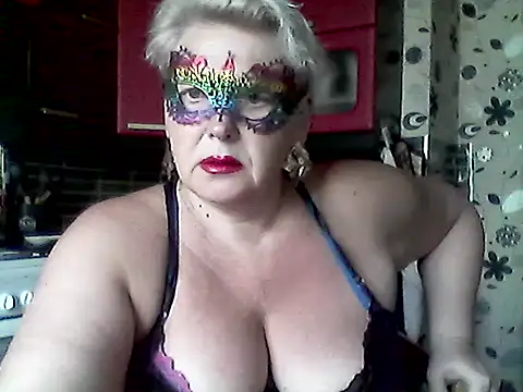 Snapshot of Lisa_Suzie chatting on May 14, 2026, 7:04 am Lisa Suzie online show from May 14, 2026, 7:04 am