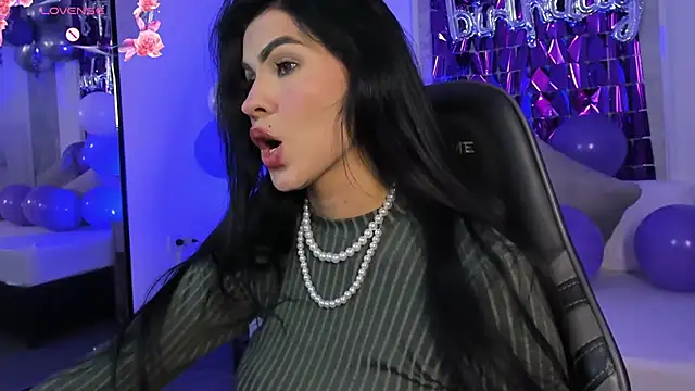 stephanya  online show from July 27, 2026, 6:04 pm