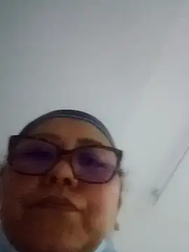 Darly Gomez online show from December 31, 2024, 12:43 am