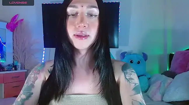 karla zambrano online show from December 17, 2024, 10:22 pm