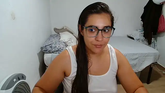 Snapshot of Ursumi1 chatting on June 22, 2026, 10:07 pm Ursumi1 online show from June 22, 2026, 10:07 pm