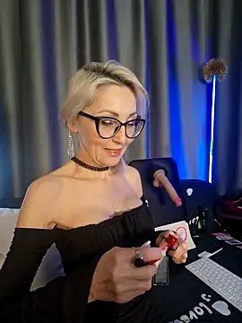 Milforja online show from December 19, 2025, 6:37 pm