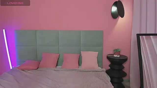 BeatriceReeves online show from November 15, 2025, 1:03 am