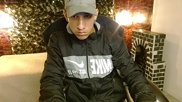 Snapshot of Jheidertwink chatting on December 17, 2024, 3:50 am Jheidertwink online show from December 17, 2024, 3:50 am