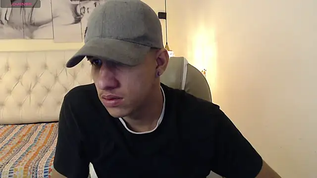 Snapshot of Jheidertwink chatting on December 19, 2024, 3:18 am Jheidertwink online show from December 19, 2024, 3:18 am