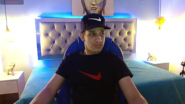 Snapshot of Jheidertwink chatting on January 7, 2025, 3:24 am Jheidertwink online show from January 7, 2025, 3:24 am