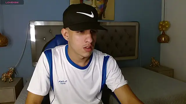 Snapshot of Jheidertwink chatting on January 11, 2025, 3:23 am Jheidertwink online show from January 11, 2025, 3:23 am