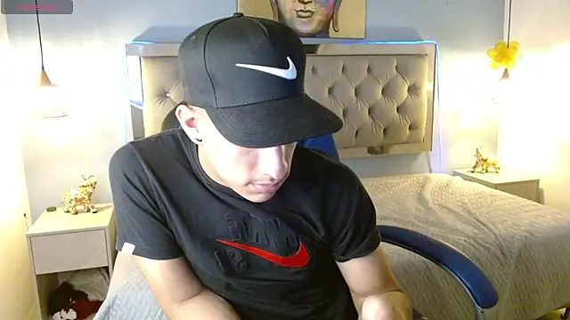 Jheidertwink online show from January 24, 2025, 4:16 am