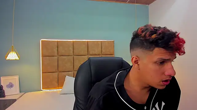 Jheidertwink online show from September 29, 2025, 12:32 pm