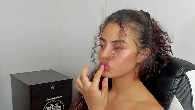 Snapshot of yaya23x chatting on January 23, 2025, 6:24 pm yaya23x online show from January 23, 2025, 6:24 pm