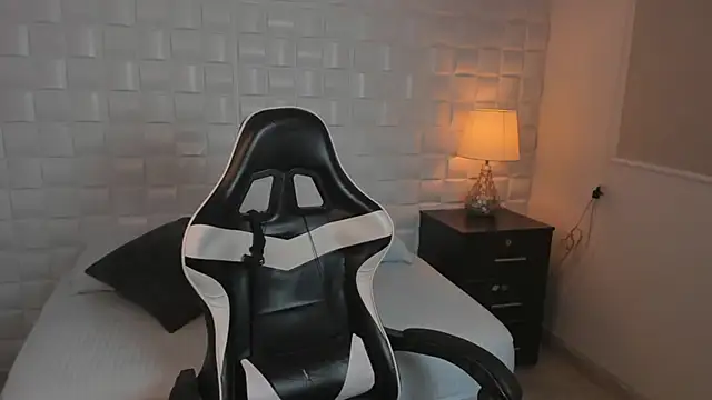 Snapshot of yaya23x chatting on March 8, 2025, 2:19 pm yaya23x online show from March 8, 2025, 2:19 pm