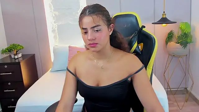 Snapshot of yaya23x chatting on March 13, 2025, 7:06 pm yaya23x online show from March 13, 2025, 7:06 pm