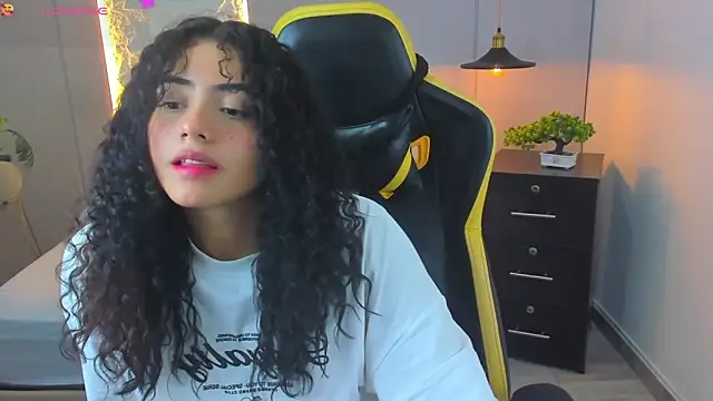 Snapshot of yaya23x chatting on September 13, 2025, 4:18 pm yaya23x online show from September 13, 2025, 4:18 pm