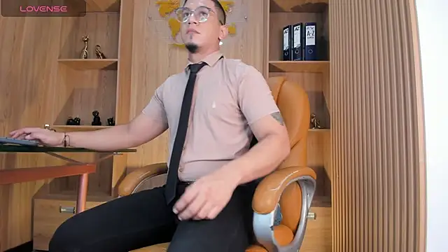 JoshMillerr  online show from June 10, 2026, 3:55 pm