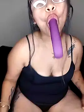 Snapshot of ineliveca chatting on January 3, 2025, 4:33 am ineliveca online show from January 3, 2025, 4:33 am