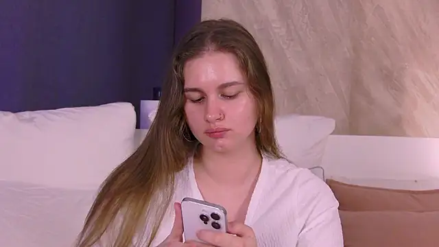 Snapshot of EllieHayes chatting on July 4, 2026, 11:11 pm EllieHayes online show from July 4, 2026, 11:11 pm