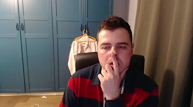 Snapshot of CuteMan33 chatting on February 20, 2025, 4:07 am CuteMan33 online show from February 20, 2025, 4:07 am