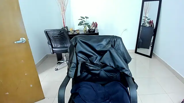 Adele Sweett online show from March 11, 2025, 1:23 pm