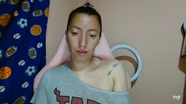 kaybabyhot online show from May 4, 2026, 1:40 pm