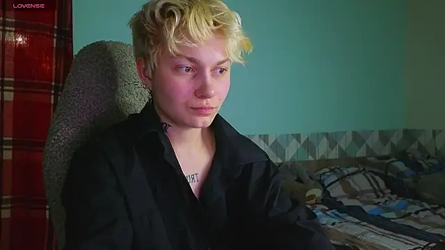 esajukyy online show from December 14, 2024, 2:53 pm