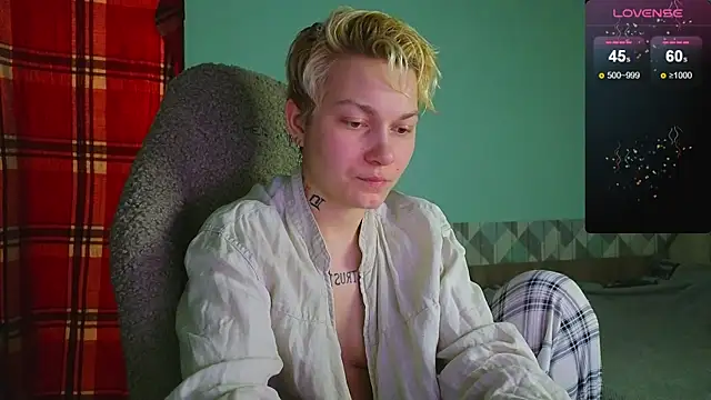 esajukyy online show from December 19, 2024, 2:57 pm