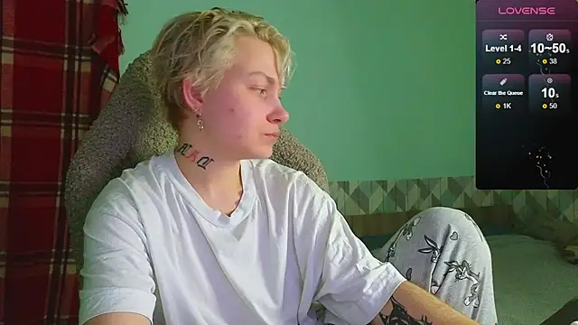 esajukyy online show from January 4, 2025, 5:26 pm