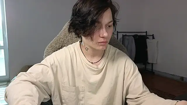 Snapshot of esajukyy chatting on July 9, 2026, 2:21 pm esajukyy online show from July 9, 2026, 2:21 pm